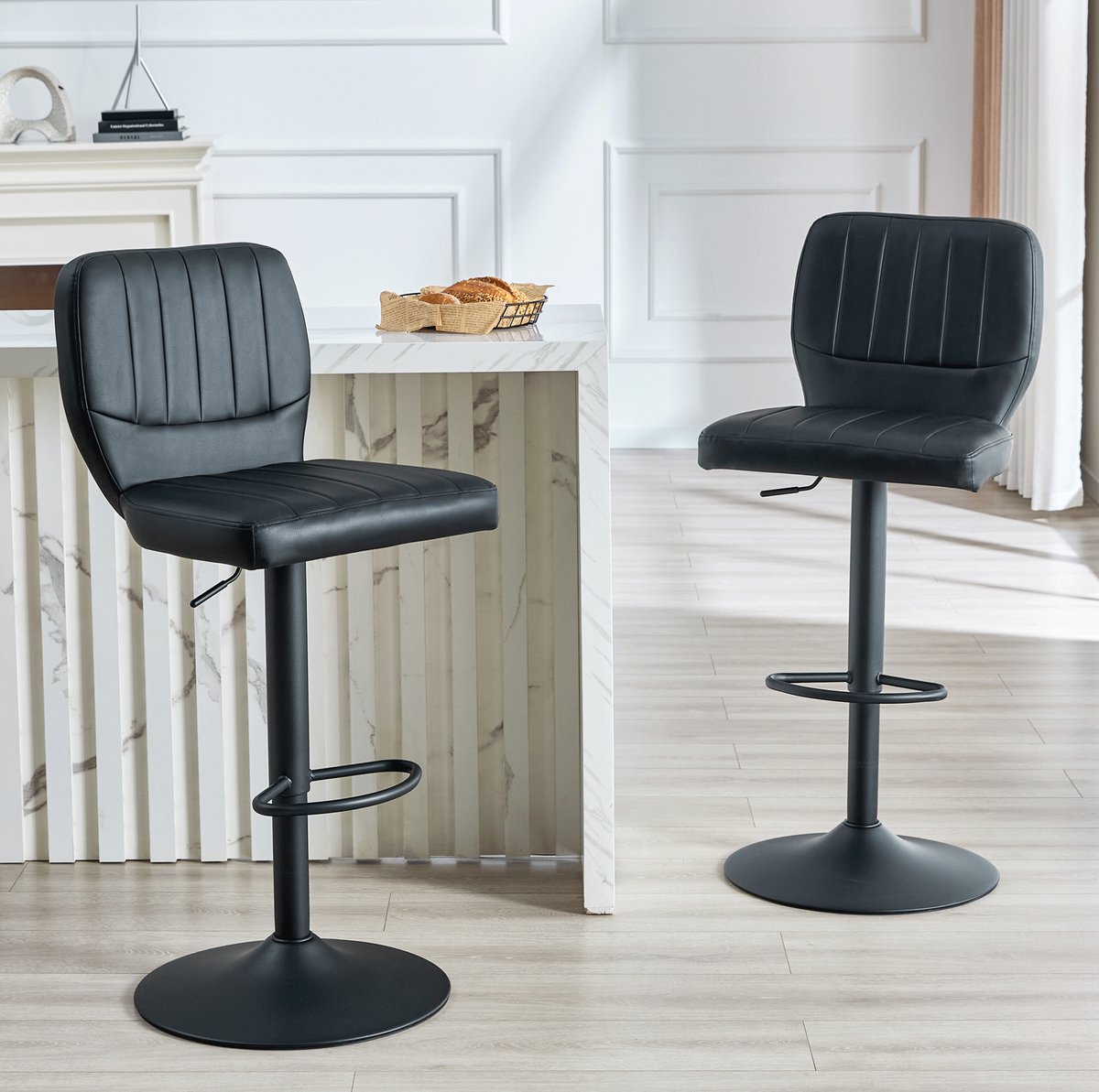 MIVRAY Barkruk 52 x 45 x 93-114 cm - Hoogteverstelbaar En 360° Draaibaar Met Rugleuning En Voetsteun - Voor Keukenbar En Bistro - Kunstleer Zwart