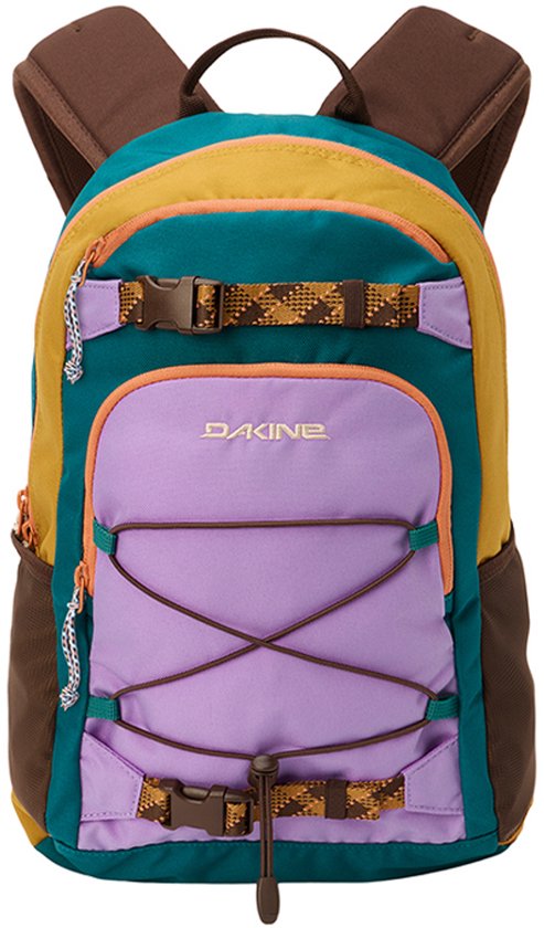 Dakine rugzak in paars, teal, geel en bruin met een camelbak-compatibel vak en bungee-koord aan de voorkant.