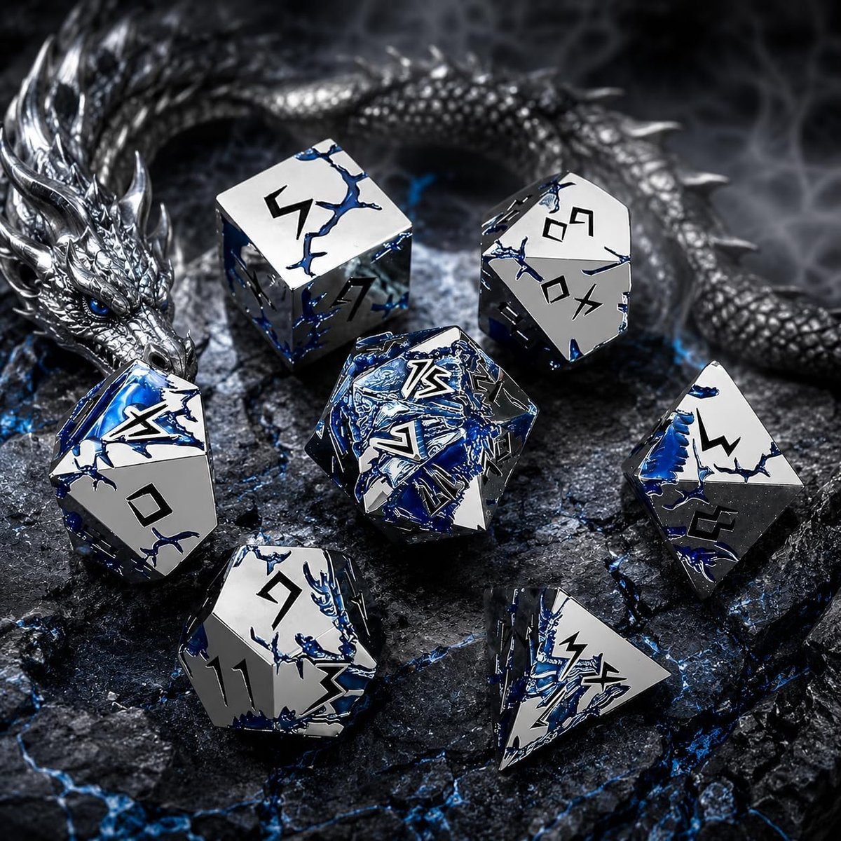 dobbelstenen set metaal draak blauw/zilver - Metalen drakendobbelsteen - ShopVlot