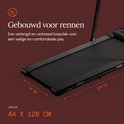 Zwarte loopband met een extra lang en breed loopvlak van 44 x 120 cm voor een veilige pas.