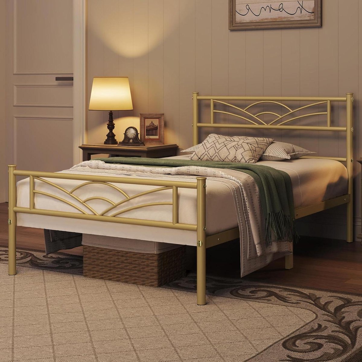 Metalen Bedframe - Logeerbed Jeugdbed - Slaapkamer Inrichten - Wolkenpatroon Hoofdeinde - 90 x 190 cm - Antiek Goud