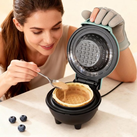 Wafelhoornmachine - IJshoornmaker - Desserts Maken - Gelijkmatige Warmte - 12.4 cm Diep - Blauw — afbeelding 4