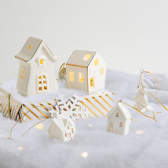 3 Pack 3 x 8 Ft Kerst Sneeuwdekens, Kunstmatige Katoen Sneeuwdeken, Wit Verdikte Katoenen Rollen Winter Pluizig Nep Sneeuwlaken voor Kerstdorp Achtergrond Decoraties Feestweergave — afbeelding 4