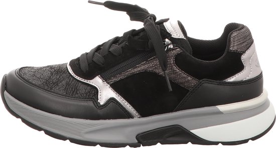 Zwarte Gabor sneaker met grijze zool, zilveren details en glinsterend accent op de vetersluiting.
