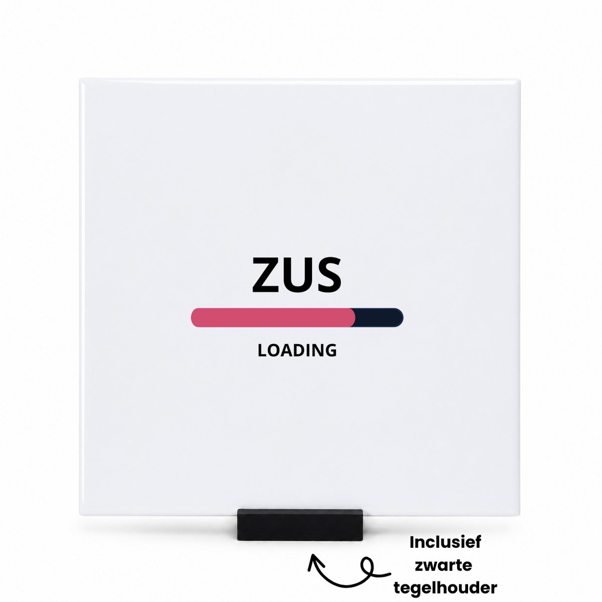 Hacebo zus loading tegeltje met tegelhouder - Zus - ochtendkoffie laden - tegeltjes met tekst - verjaardagscadeau - verjaardag - cadeau - cadeautje voor zus - zus artikelen - kado - geschenk - gift - spreuktegels - 15x15 CM Wit