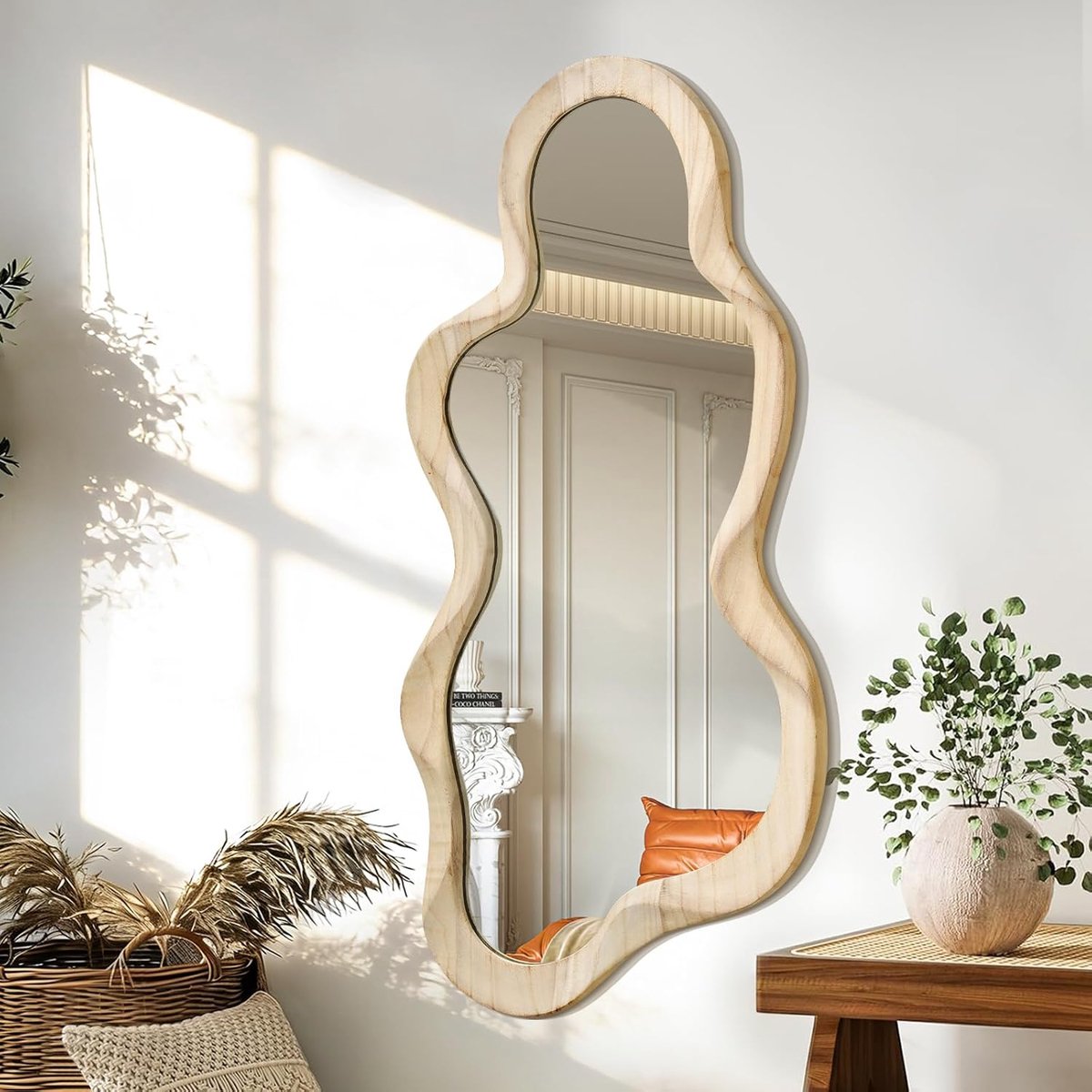 SnelShoppen - Asymmetrische Wandspiegel 76x36cm - Moderne Houten Ingelijste Decoratieve Spiegel - Unieke Golvende Vorm voor Woonkamer, Slaapkamer, Bad