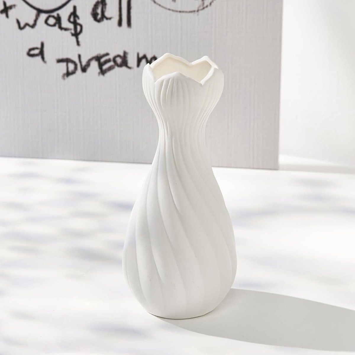 SnelShoppen - Elegante Witte Keramische Vaasje voor Pampasgras - Moderne Tafeldecoratie, Boho Stijl, 20 cm Hoog