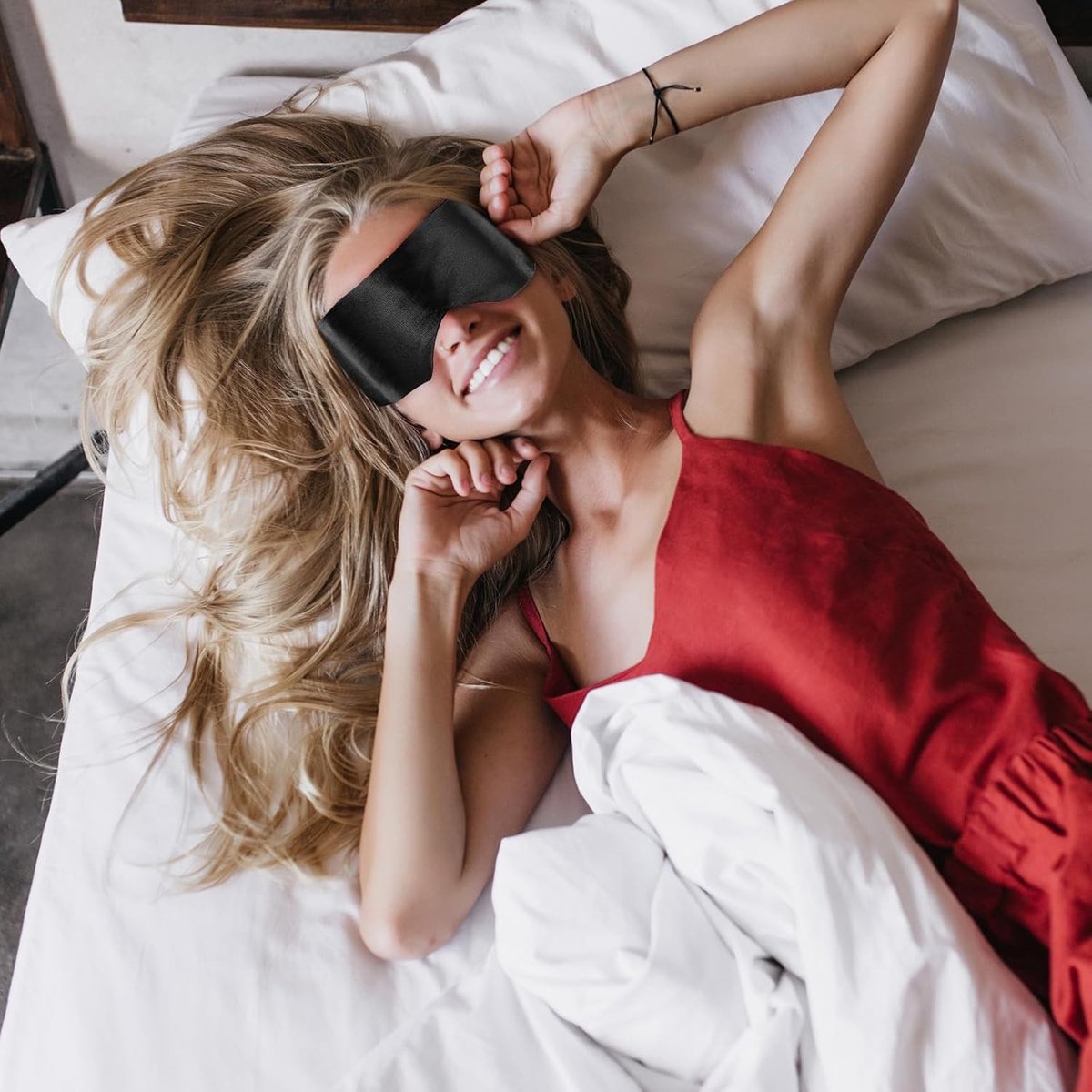 Zacht Satijnen Oogmasker voor Comfortabele Nachtrust - Verstelbaar Zwart Oogbescherming voor Reizen, Meditatie en Naps