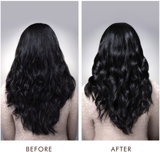 Vergelijking van lang zwart haar: links voor, rechts na gebruik van het product. Het haar is glanzender en voller na gebruik.