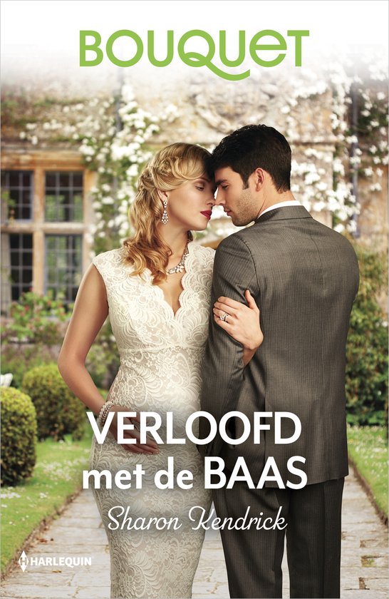 Een vrouw in een witte kanten jurk met een man in een grijs pak in een tuin. Titel: Verloofd met de baas.