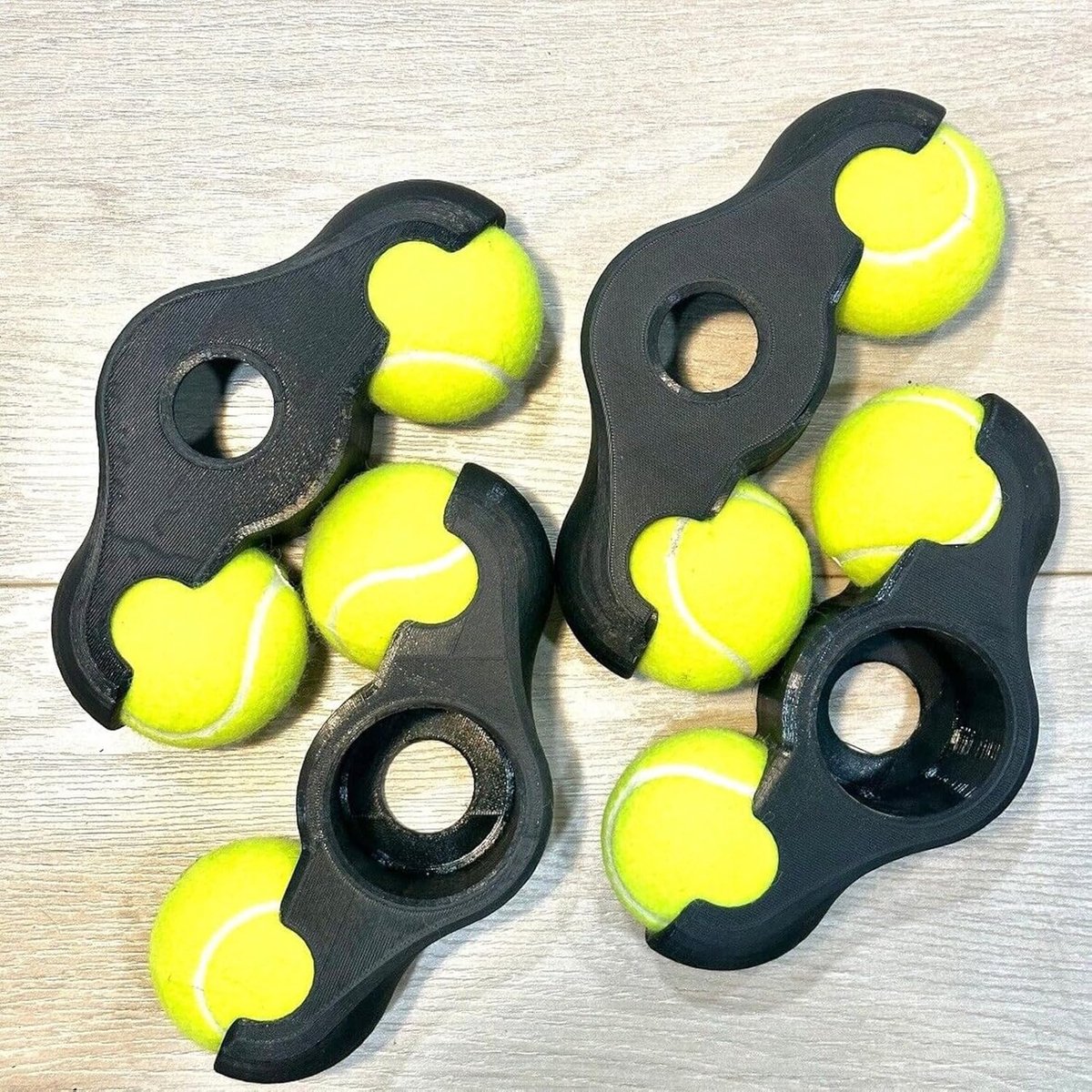 SnelShoppen - 4 Stuks Rocker Plate Voeten, Indoor Fietstrainer Snap Rocker Feet Adapter, Draagbare Rocker Platen voor Fietsen, Inclusief 8 Tennisballe