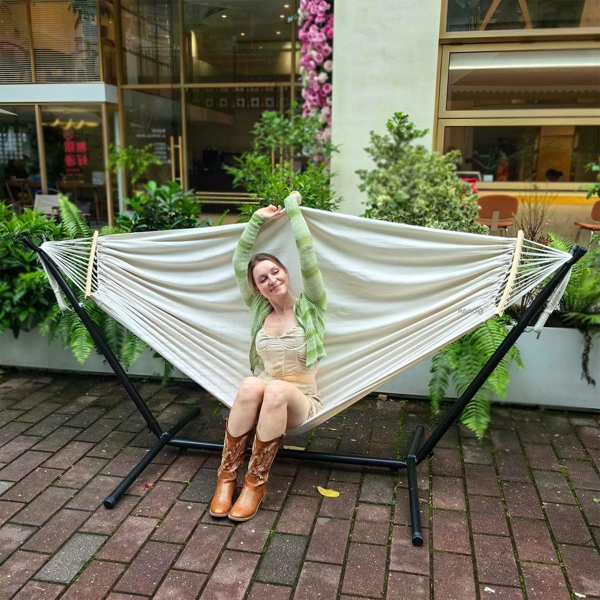 Dubbele Hangmat - Kampeerhangmat Relax - Buiten Ontspannen - Inclusief Stalen Frame - Tot 500 kg - Gestreemd