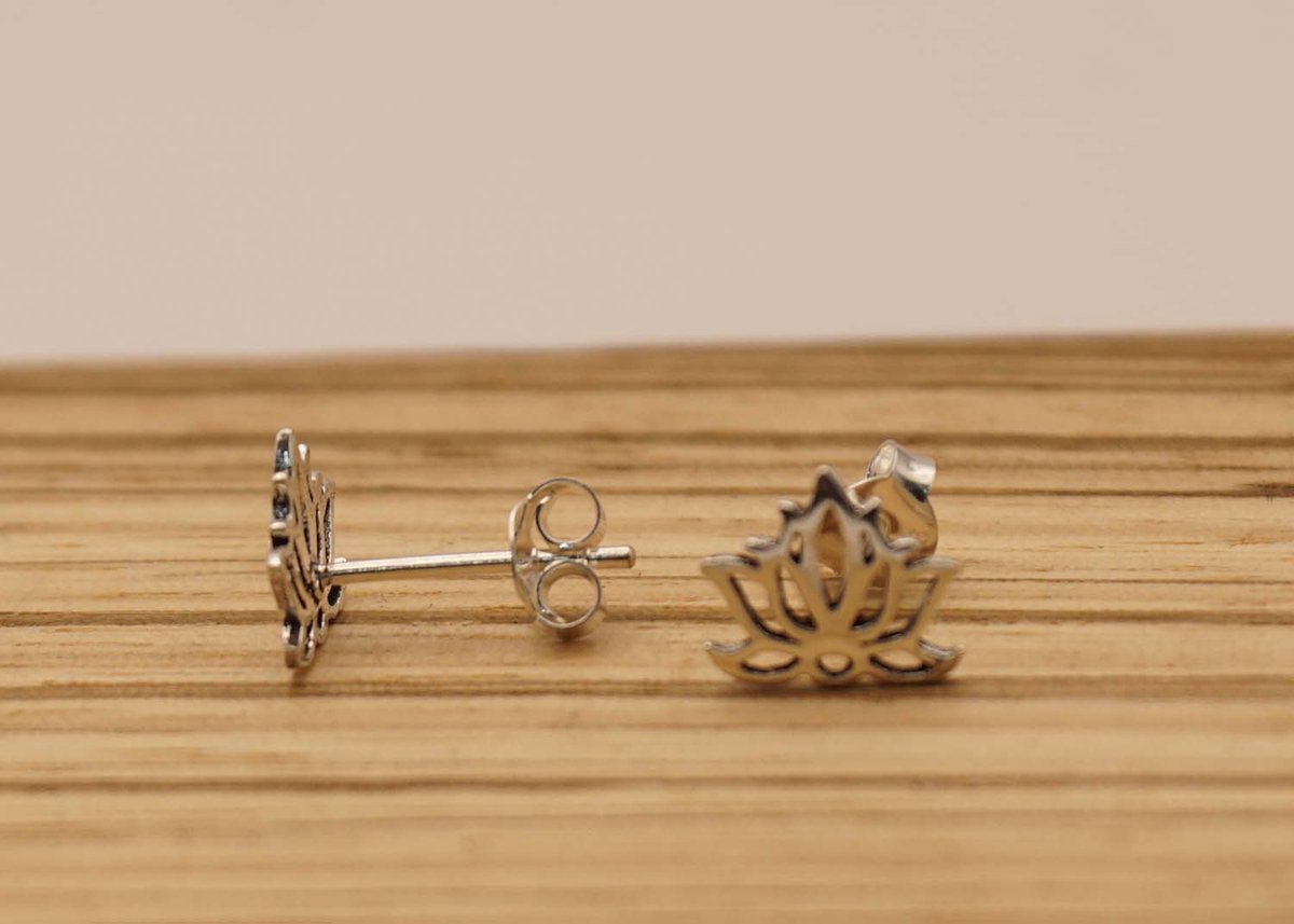 Sterling zilveren oorknopjes lotusbloem - zilveren lotus oorbellen - lotusbloemen oorknopjes gemaakt van 925 zilver - fleurige dames oorbellen