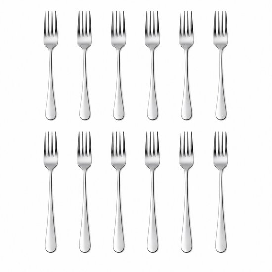 Douze fourchettes de table argentées de 18,5 cm.