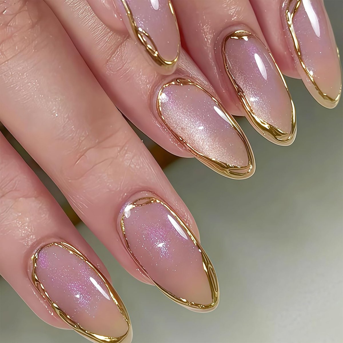 24 Stk Fake Nails Mandel Mittellang, 3D Gouden lijn Kunstnagels Om Op Te Plakken, Press On Nails Set voor Vrouwen, Beginners, Professionals voor Feest, Dagelijks Gebruik, Bruiloft (Goud)
