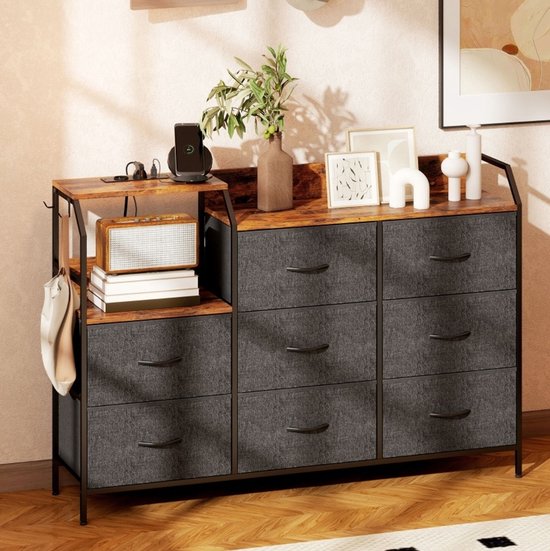 MEUNIQ dressoir met 8 stoffen lades, open vak en ingebouwd laadstation, 130,5 x 30 x 88 cm, industrieel opbergkast voor slaapkamer, woonkamer of hal, bruin en zwart