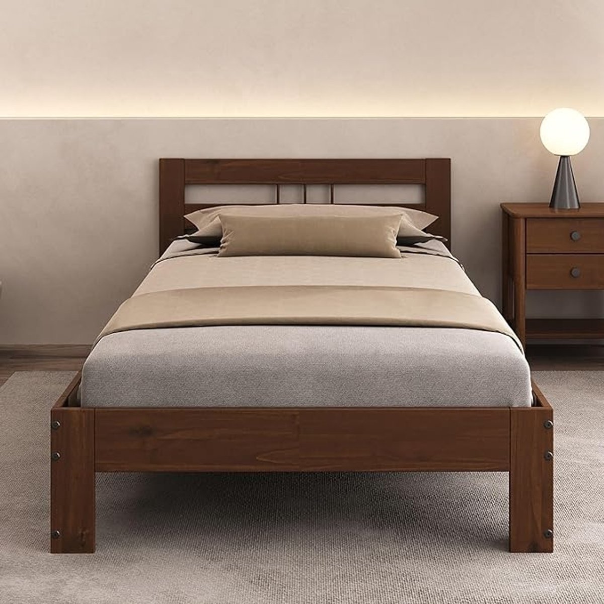 Theo Massief Grenen Jeugdbed 100x200 cm met Hoofdeinde – Houten Eenpersoonsbed Ledikant – Kastanje Gelakt, Afgeronde Hoeken – Novihomestore