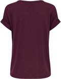 Achterkant van een bordeauxrood gemêleerd t-shirt met korte omgeslagen mouwen.