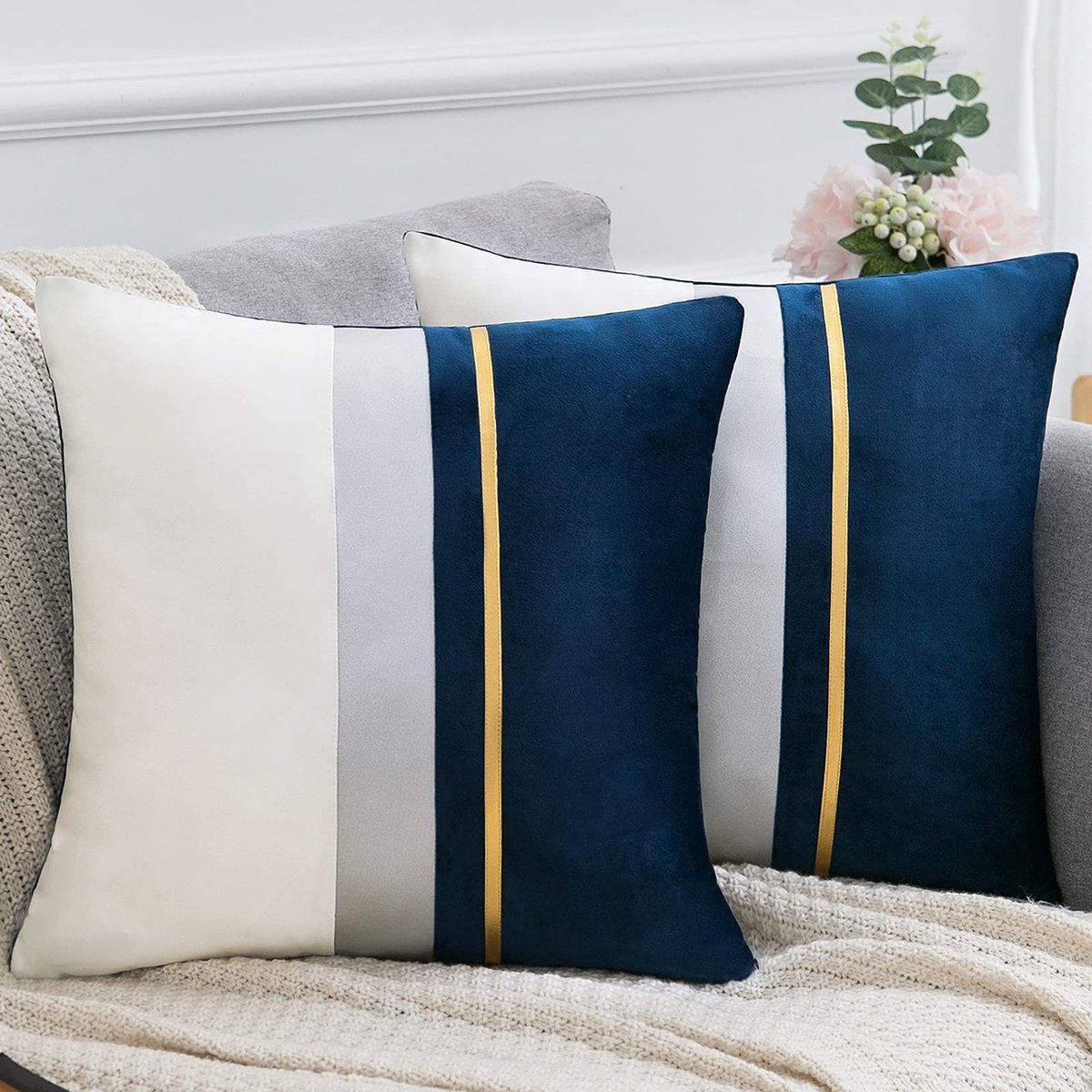 Omgoods - Set van 2 Luxe Velours Kussenslopen met Gouden Strepen - 45 x 45 cm Nautisch Blauw