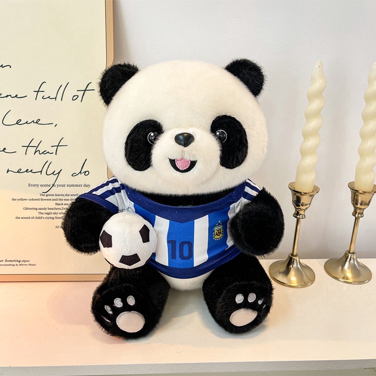 Casalora Pluche Knuffel - Voetbal Panda Knuffel - Zachte Pluche Knuffel in 2026 WK Voetbal Thema - Blauw, 40CM