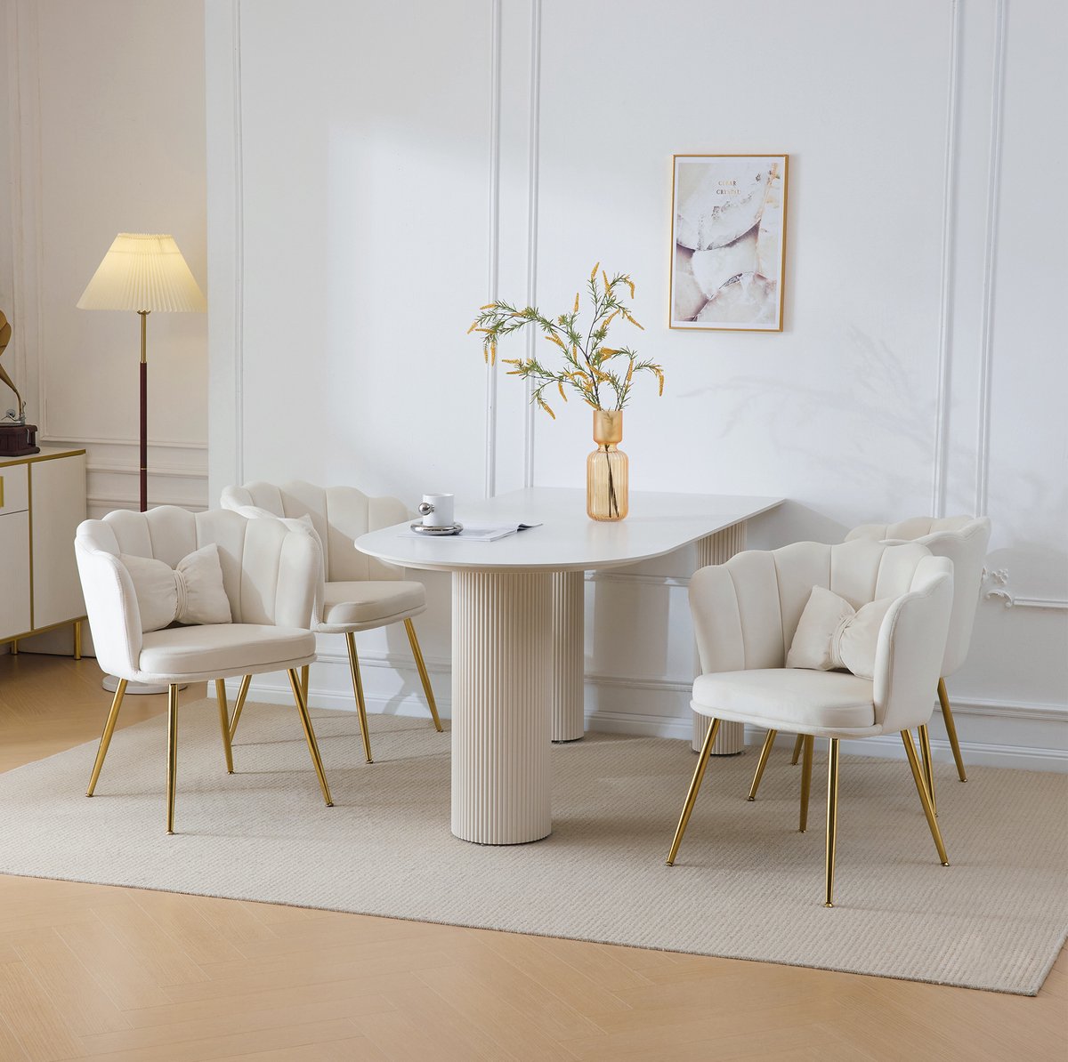 Wishdor Eetkamerstoel set van 4 - Kuipstoel met bloemblad rugleuning - Gestoffeerd design met gouden metalen poten - Beige velvet - 63 x 58 x 77 cm