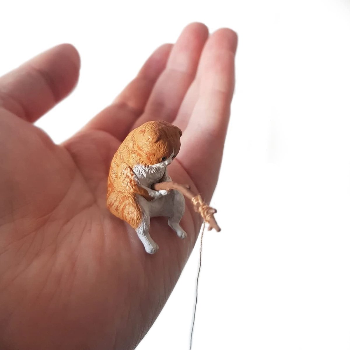 SnelShoppen - Set van 7 Miniatuur Japanse Vissen met Hengelende Kat - Aquarium Decoratie, Mini-Vijver Figuren voor Tuin, Balkon, Bureau en Knutselen