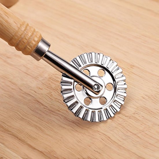 SnelShoppen - 2PCS Pasta Snijwiel Ravioli Snijwiel Met Roller Pizza Snijwiel Dumpling Kant Maken Zink Legering Noodle Snijder Voor Keuken van Snelshoppen — afbeelding 5
