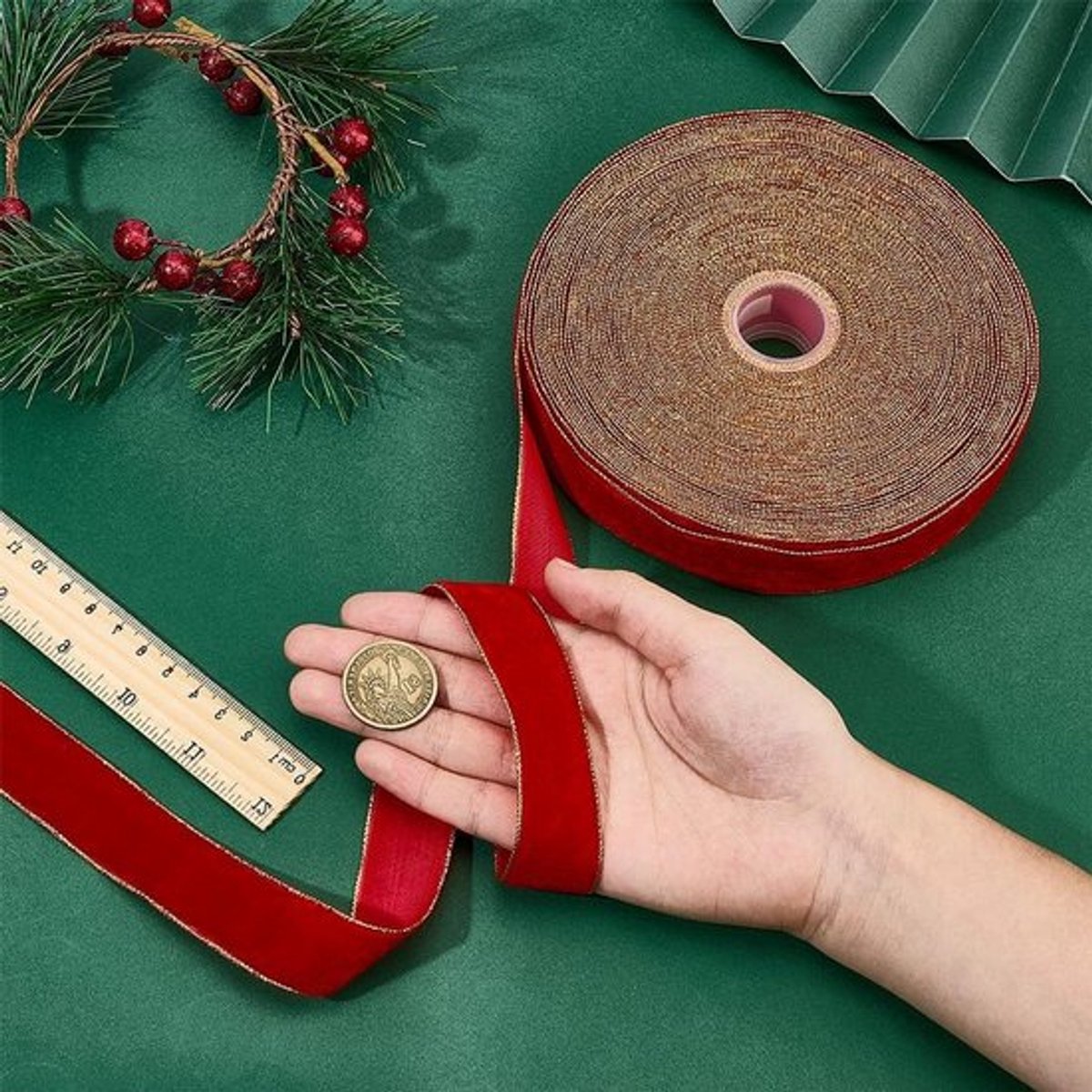 20 meter rode fluwelen linten van 2,5 cm voor kerstdecoratie met gouden rand, ideaal voor kerstbomen, kransen, haarstrikken en bruiloften
