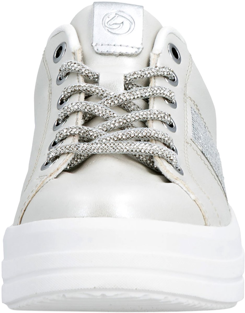 Lage sneakers met veters