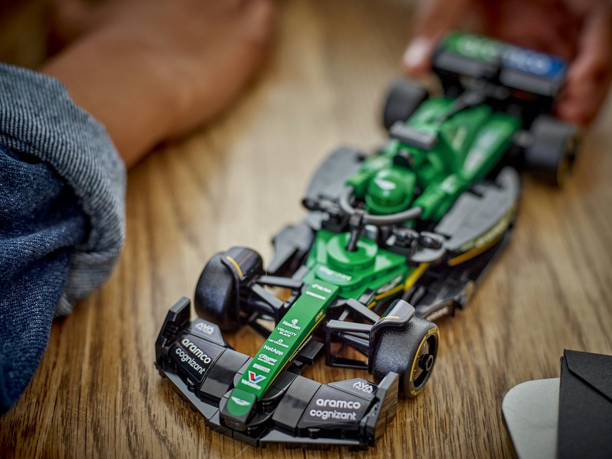 LEGO Speed Champions Aston Martin Aramco F1 AMR24 racewagen Set - 77245 — afbeelding 18