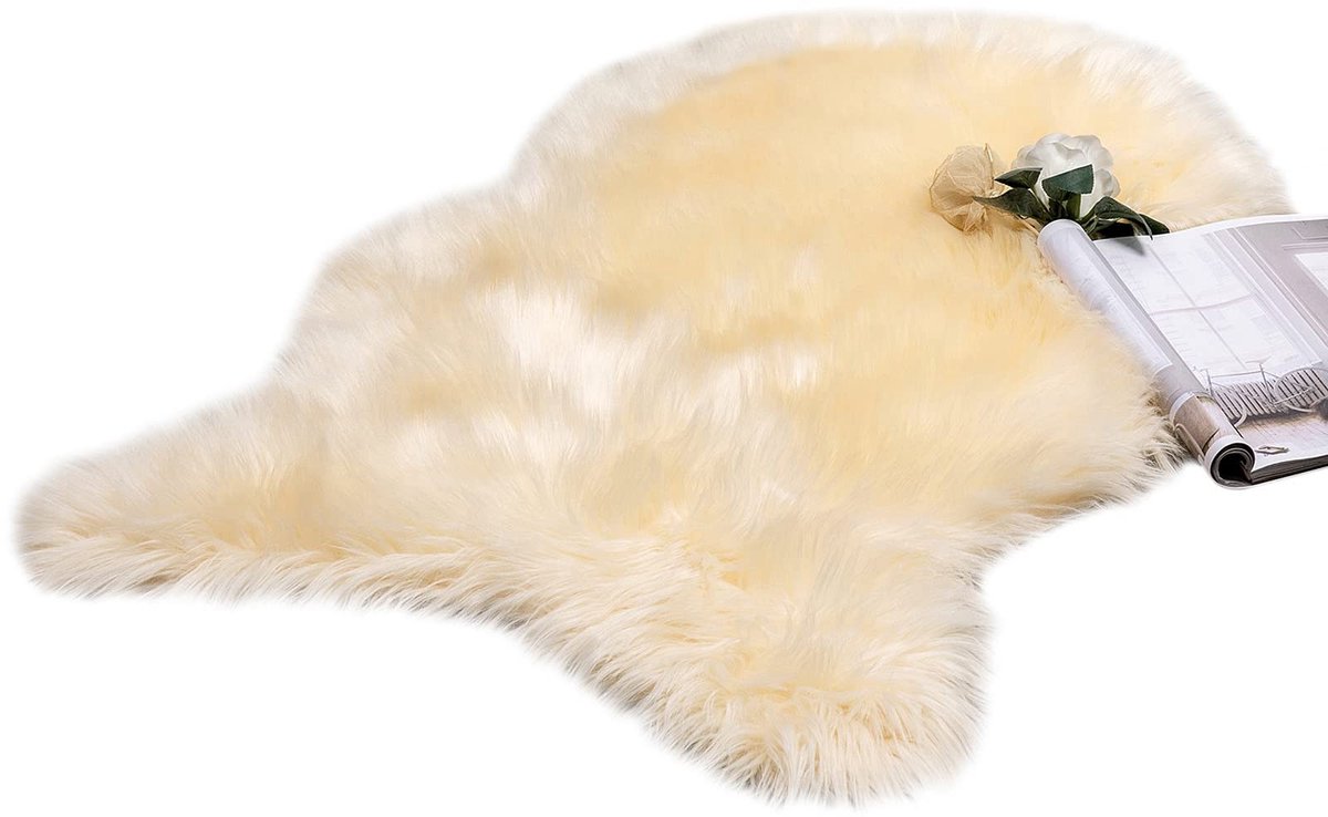 Allecto - Faux Fur Tapijt - Fluffy - Warm en Comfortabel - Beige - Hypoallergeen - Perfect voor Slaapkamer - 60 x 90 cm