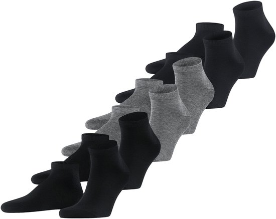 Six paires de chaussettes Falke noires et grises. Avec logo sur la semelle.