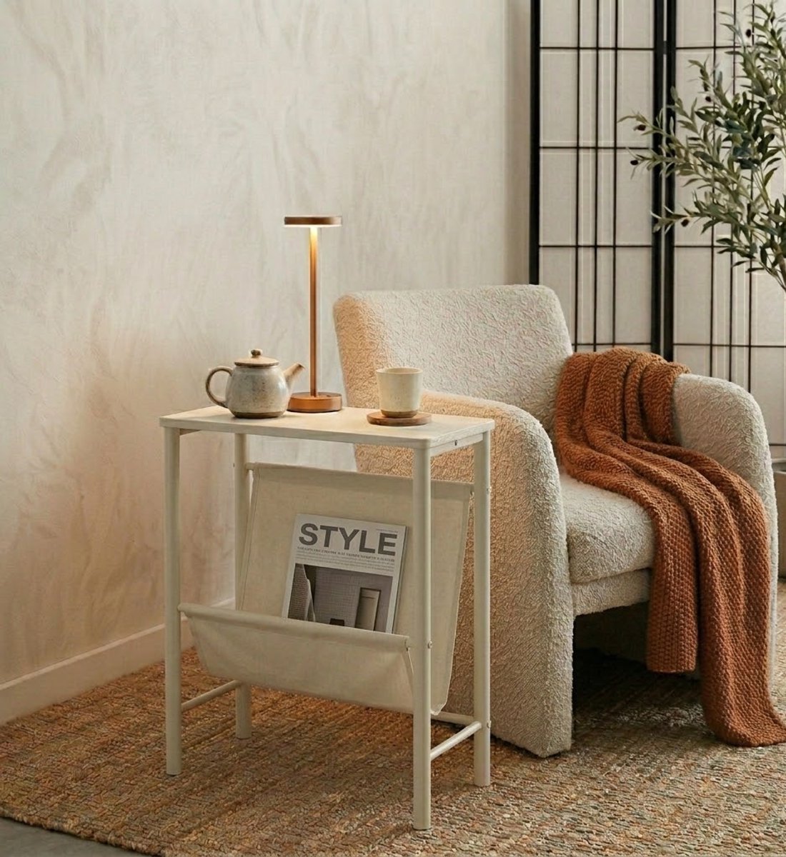 Japandi Bijzettafel met Lectuurbak - Smalle Sidetable - Scandinavisch Design - Houten Bijzetter - 48x20x50 cm
