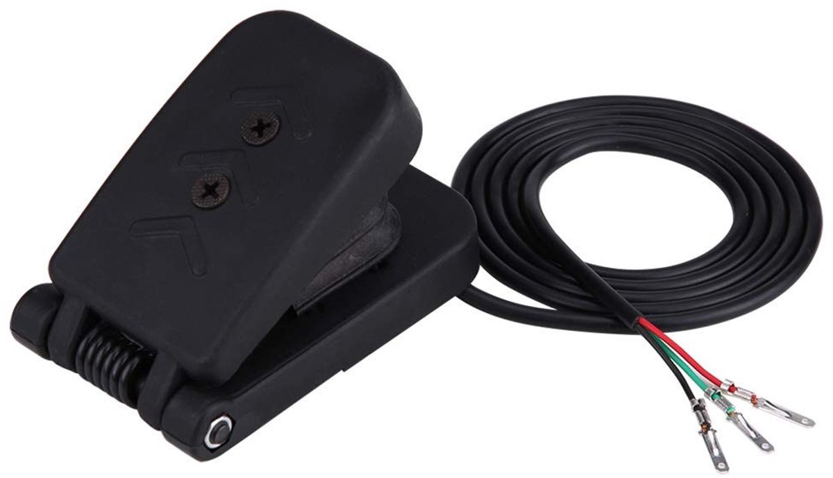 Dailygoody - OmGoods - Dailygoody - Rempedaal Voetpedaal - Snelheidsregeling - Eenvoudige installatie - Zwart - Kunststof - Geschikt voor elektrische fietsen en scooters - U...