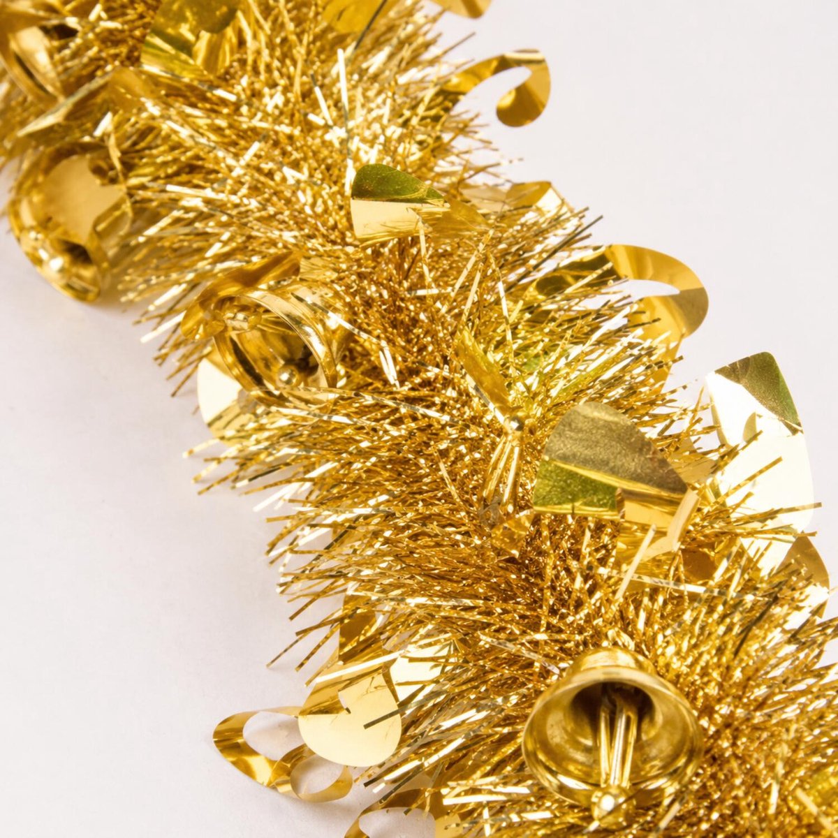 Arte R Lametta kerstslinger - goud - folie - 200 x 12 cm - met kerstklokjes - folieslinger – foto 4