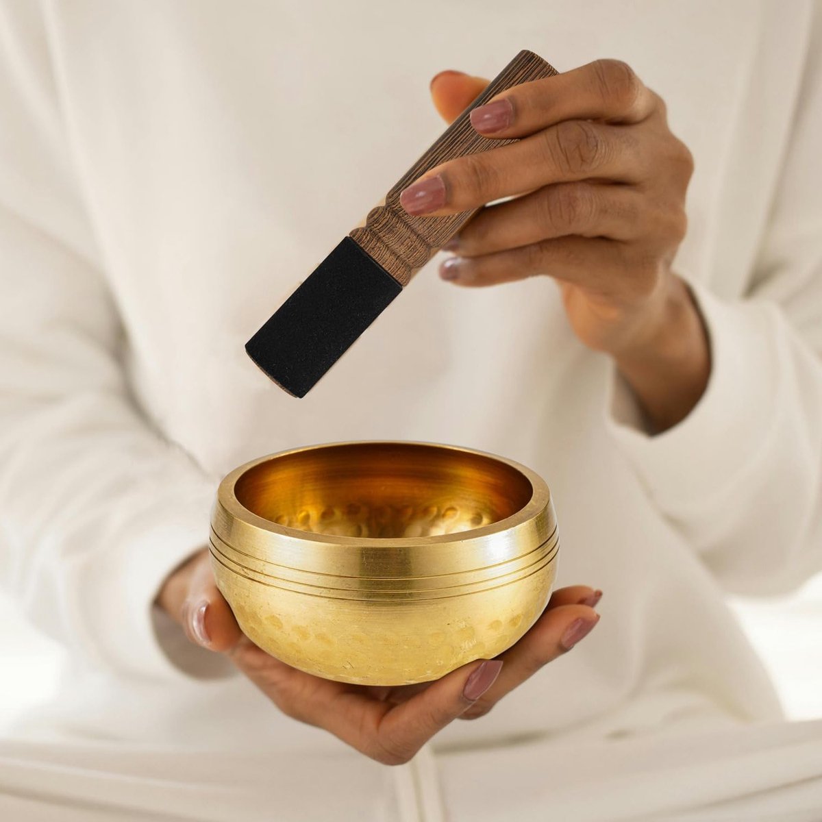 Handgehamerde Tibetaanse Klankschaal 8 cm - Set met Klopper, Kussen en Cadeaubox - Ideaal voor Meditatie, Yoga en Chakra Balancering