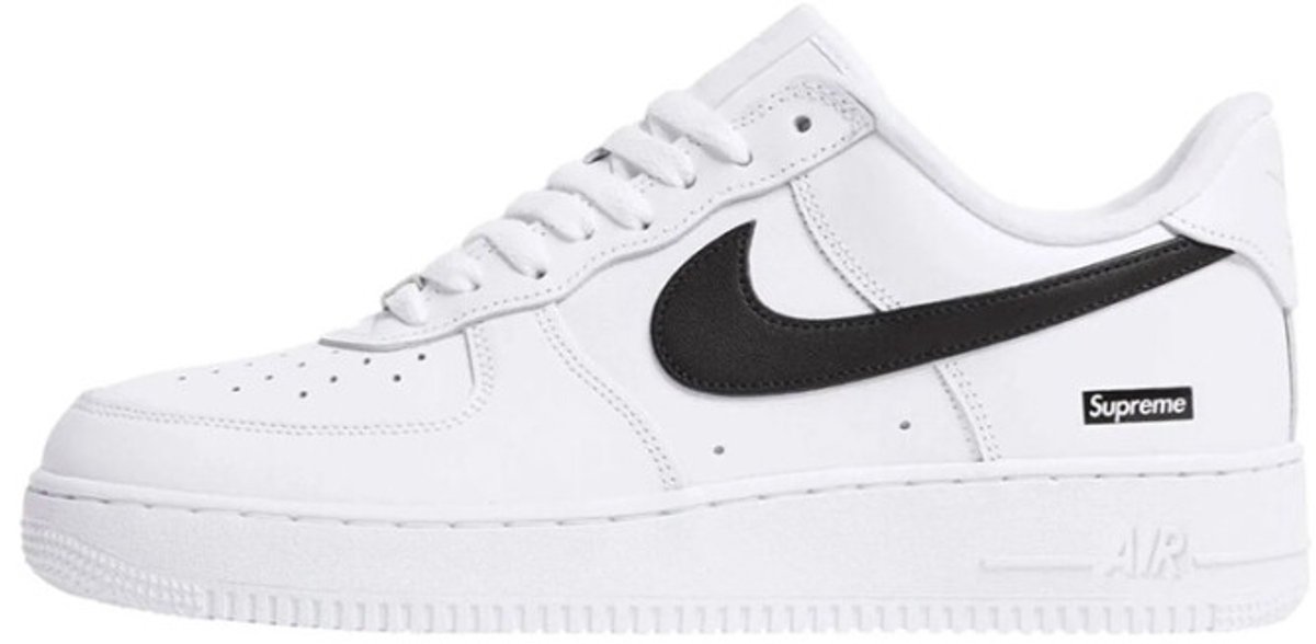 Nike x Supreme Air Force 1 Low ‘ ‘ . Wit