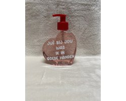 zeep pompje juf hartvormig 'Juf bij jou was ik in goede handen'