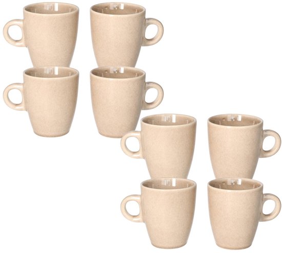 Zes beige mokken gerangschikt in een stapel.