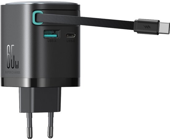 Zwarte Joyroom GaN-oplader met 65W-markering, twee USB-A-poorten en één USB-C-poort, met een zwarte USB-C-kabel.
