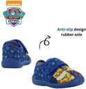 Blauwe Paw Patrol pantoffels met klittenbandsluiting. Op de neus Chase en Marshall. Patroon van pootjes en botjes.