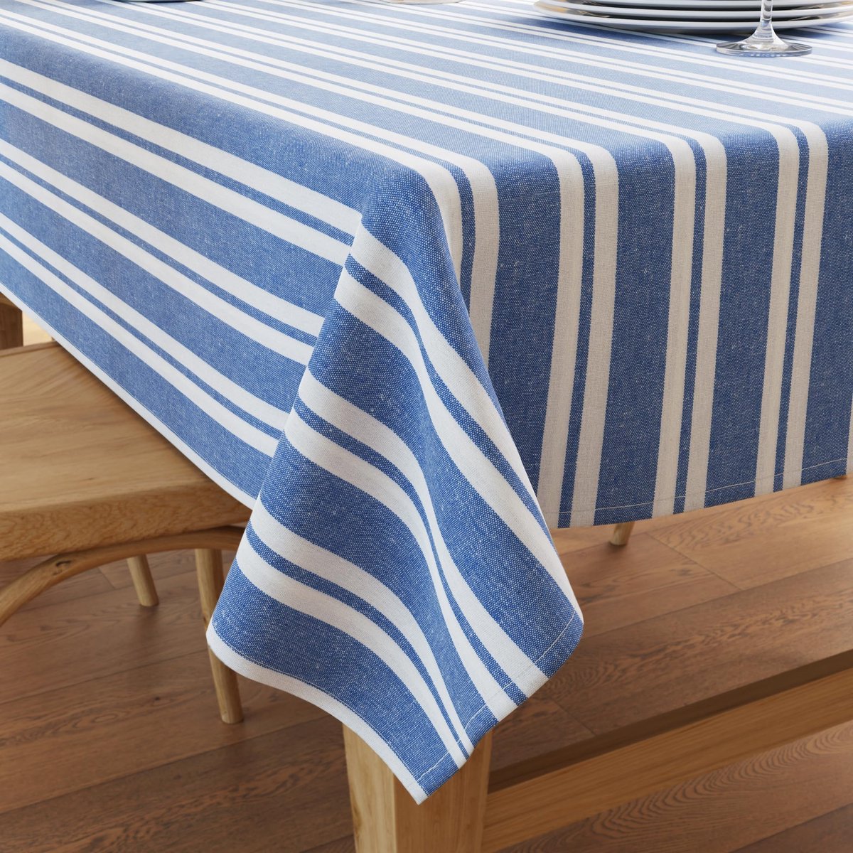 OmGoods - Dailygoody - Eettafelkleed - Gerecycled Katoen - Duurzaam en Milieuvriendelijk - Franca Blue - Perfect voor Feestdagen - 142 x 182 cm