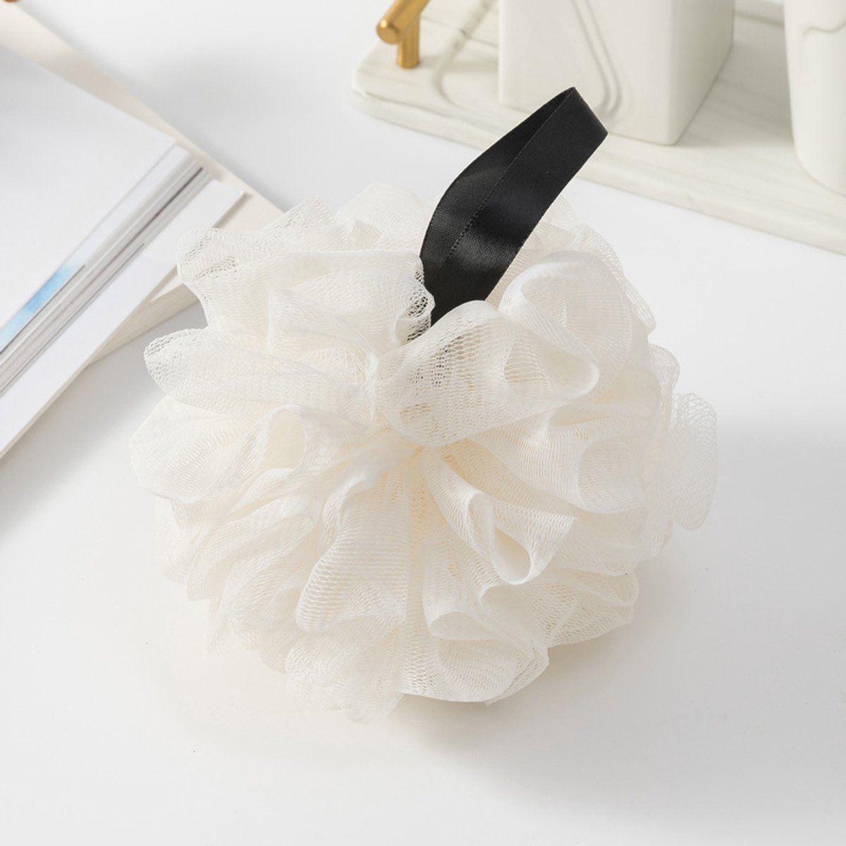 50 g Badspons van gerecycled materiaal, milieuvriendelijke, wasbare loofah van mesh voor mannen/vrouwen, exfoliërende bodyscrubber om de huid te reinigen en te verzachten, zachte douchebal van net (1 stuk), Beige