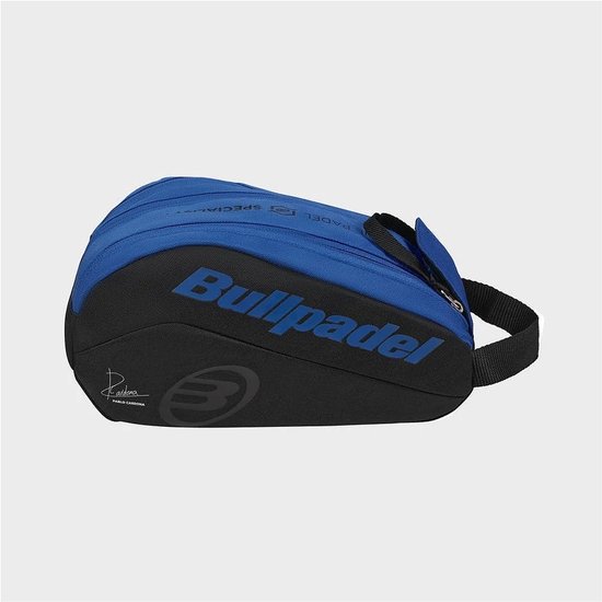 Blauwe Bullpadel toilettas met zwarte accenten en het Bullpadel logo.