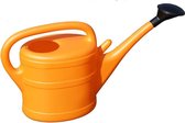 Oranje gieter met broeskop 10 liter - Tuin/tuinier benodigdheden - Planten water geven - Gieters oranje