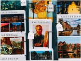 Poster Glanzend – Amsterdamse Ansichtkaarten in het Rek - 40x30 cm Foto op Posterpapier met Glanzende Afwerking