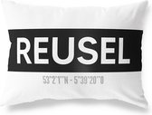 Tuinkussen REUSEL - NOORD-BRABANT met coördinaten - Buitenkussen - Bootkussen - Weerbestendig - Jouw Plaats - Studio216 - Modern - Zwart-Wit - 50x30cm