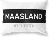 Tuinkussen MAASLAND - ZUID-HOLLAND met coördinaten - Buitenkussen - Bootkussen - Weerbestendig - Jouw Plaats - Studio216 - Modern - Zwart-Wit - 50x30cm