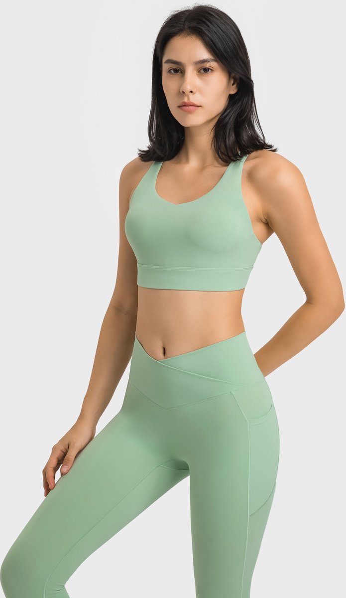 Sportkleding set: legging en top - hoogwaardig materiaal - maat M - kleur groen