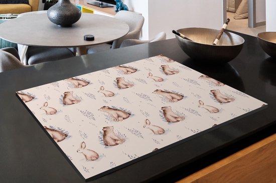 KitchenYeah® Inductie beschermer 80.2x52.2 cm - Winter - Patronen - Konijn - Beer - Kookplaataccessoires - Afdekplaat voor kookplaat - Inductiebeschermer - Inductiemat - Inductieplaat mat